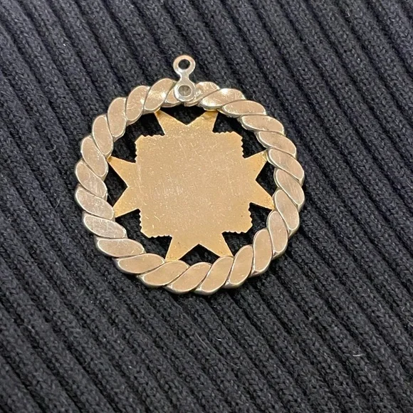 😍 VINTAGE COAT OF ARMS PENDANT Red Enamel, mother of pearl w gold finish